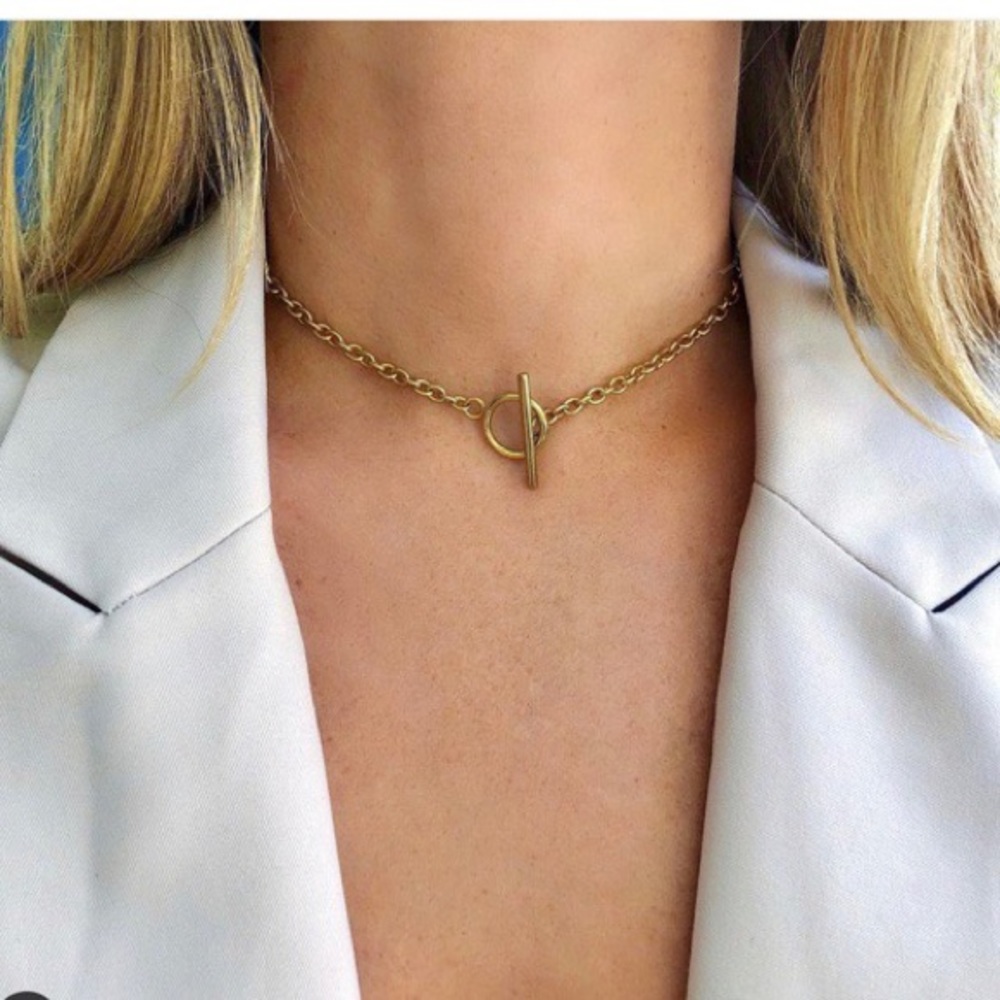 Gold Toggle Chocker Necklace